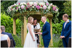 Botleys-Mansion-outdoor-wedding-Malin_0390